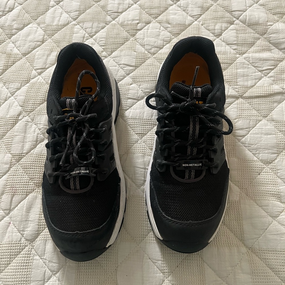 Steel toe CAT ( caterpillar) work shoes